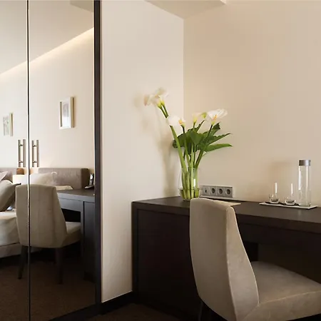 Cosmopolita Boutique & 4*