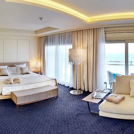 Cosmopolita Boutique & 4*