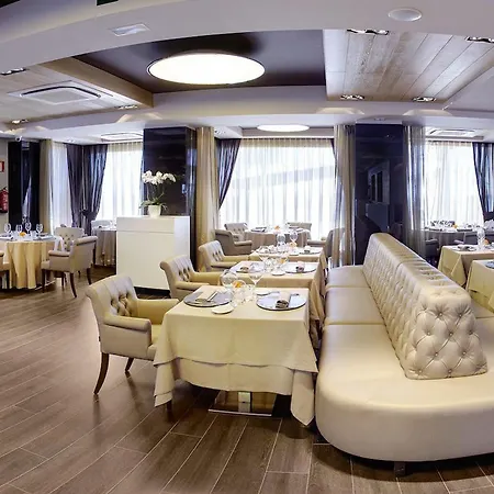 Cosmopolita Boutique & Hotell 4*