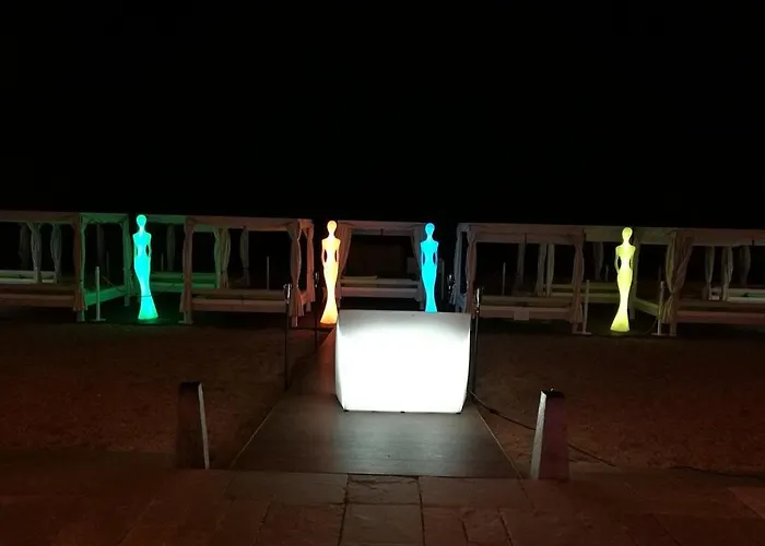 Готель Cosmopolita Boutique & 4*