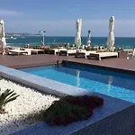 Cosmopolita Boutique & 4*