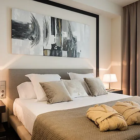 Готель Cosmopolita Boutique & 4*