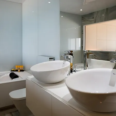 Отель Cosmopolita Boutique & 4*