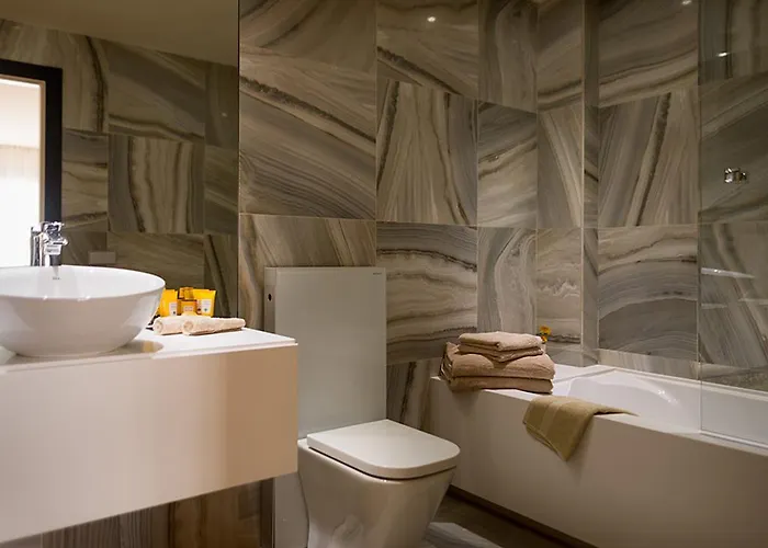 Отель Cosmopolita Boutique & 4*