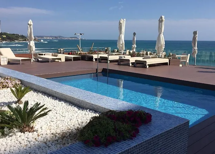 Cosmopolita Boutique & 4*