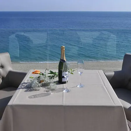 Cosmopolita Boutique & Готель