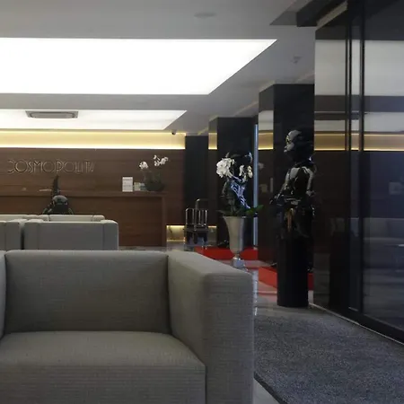 Cosmopolita Boutique & Готель